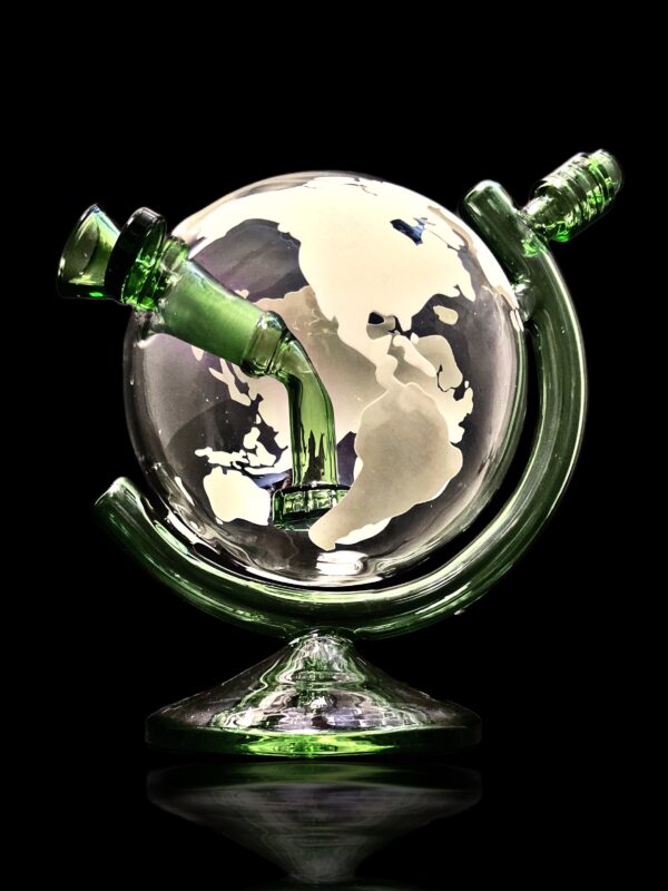 Earth Globe Bong - Image 2